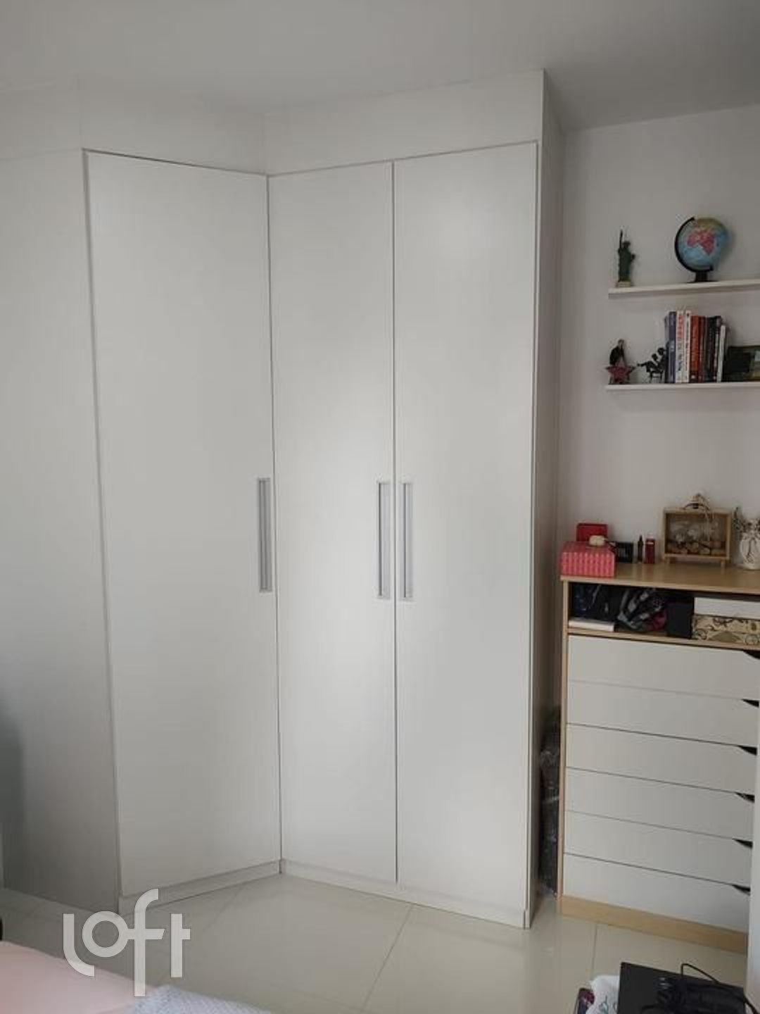 Apartamento à venda com 2 quartos, 70m² - Foto 4