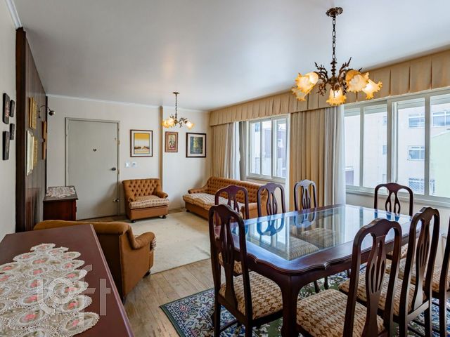 Apartamento com 133m², 3 dormitórios, 1 suíte, 2 vagas, Independência em Porto Alegre