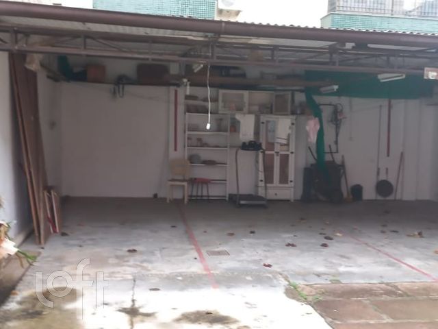 Casa com 369m², 3 dormitórios, 2 suítes, 6 vagas, Higienópolis em Porto Alegre