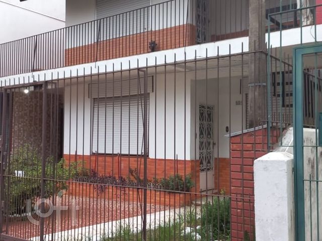 Casa com 369m², 3 dormitórios, 2 suítes, 6 vagas, Higienópolis em Porto Alegre