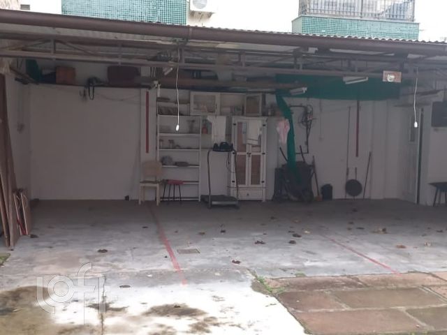 Casa com 369m², 3 dormitórios, 2 suítes, 6 vagas, Higienópolis em Porto Alegre