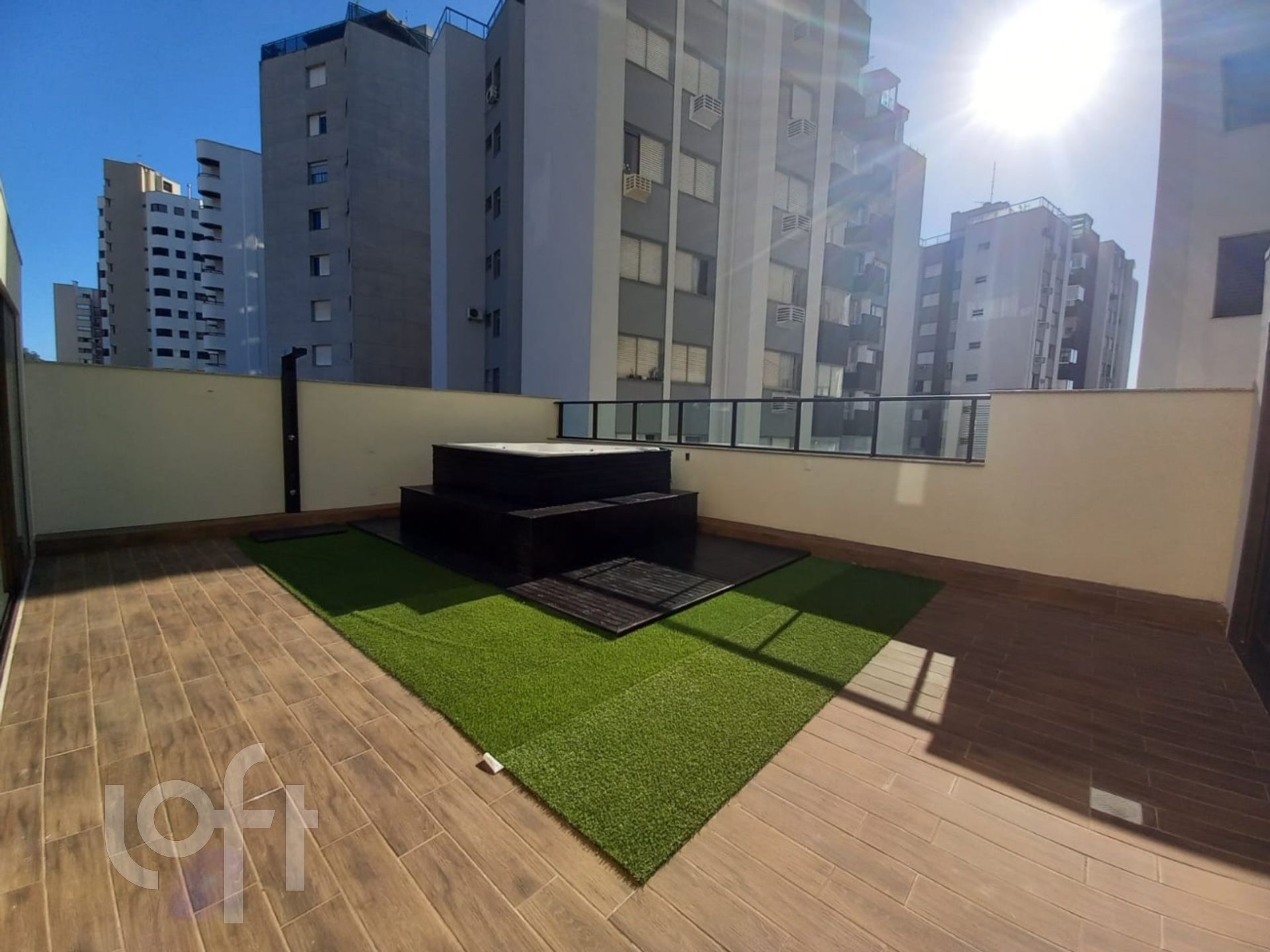 Apartamentos com 134m², 3 quartos, 2 suítes, 3 garagens, no bairro Agronômica em Florianópolis