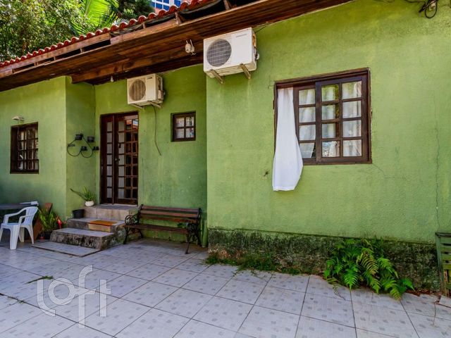 Casa com 300m², 2 dormitórios, Jardim Botânico em Porto Alegre