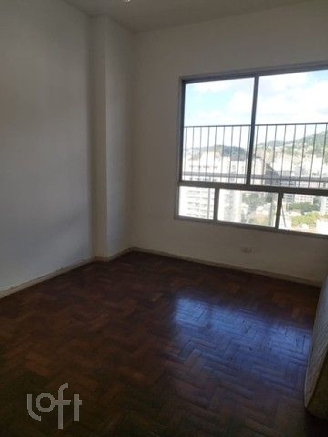 Apartamento à venda com 3 quartos, 148m² - Foto 2