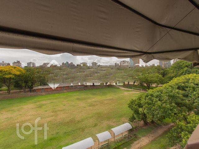 Apartamento com 300m², 4 dormitórios, 1 suíte, 3 vagas, Moinhos de Vento em Porto Alegre