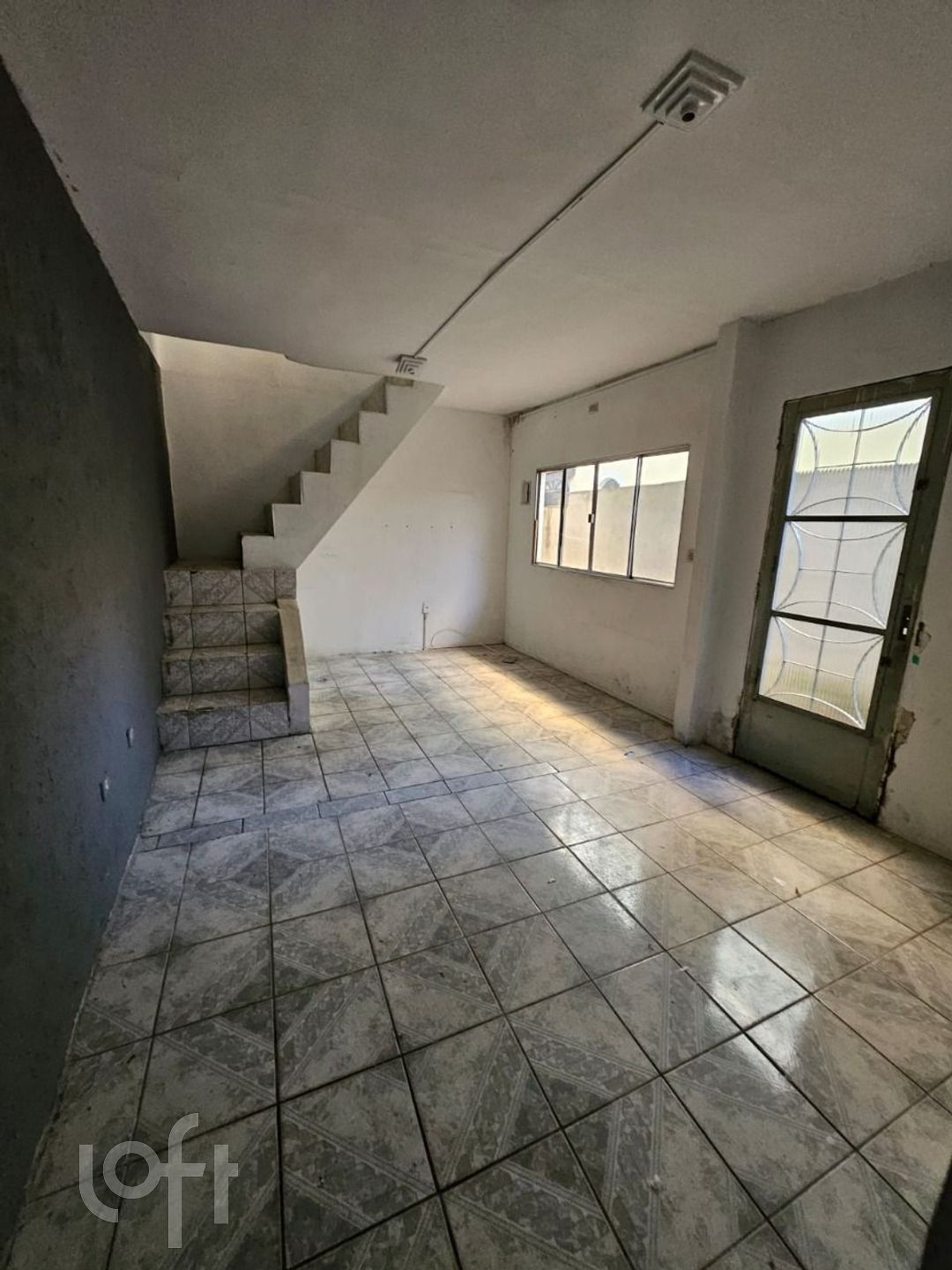 Casa à venda com 1 quarto, 120m² - Foto 1