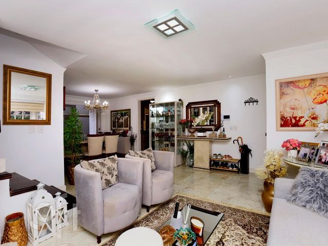 Casa com 186m², 3 dormitórios, 1 suíte, 2 vagas, Chácara das Pedras em Porto Alegre