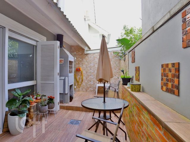 Casa com 186m², 3 dormitórios, 1 suíte, 2 vagas, Chácara das Pedras em Porto Alegre