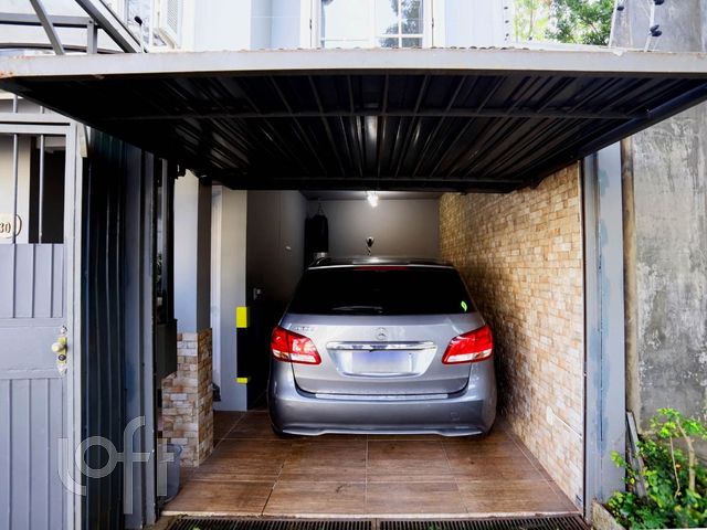 Casa com 186m², 3 dormitórios, 1 suíte, 2 vagas, Chácara das Pedras em Porto Alegre