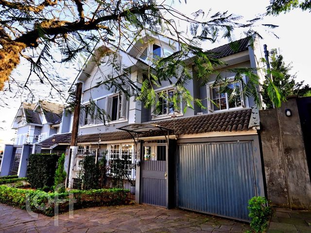 Casa com 186m², 3 dormitórios, 1 suíte, 2 vagas, Chácara das Pedras em Porto Alegre