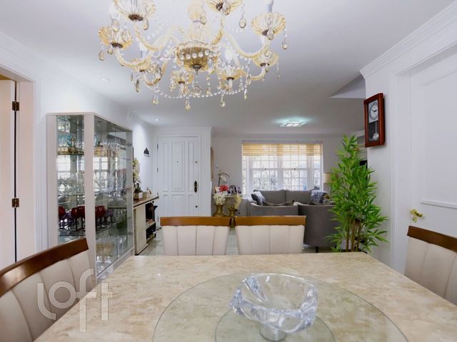 Casa com 186m², 3 dormitórios, 1 suíte, 2 vagas, Chácara das Pedras em Porto Alegre