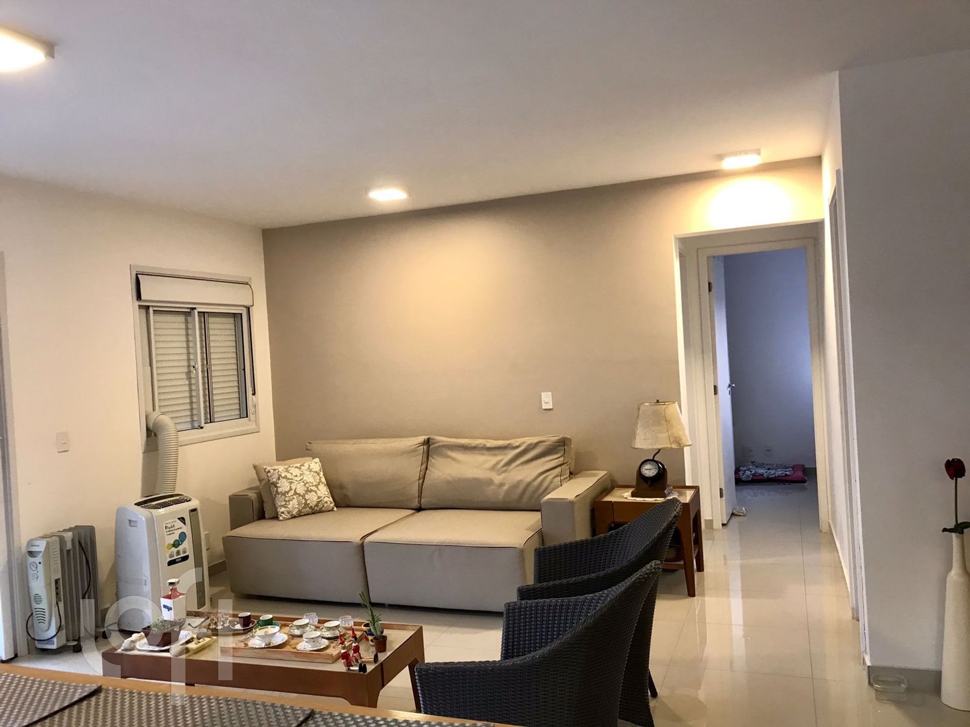 Apartamento à venda com 3 quartos, 75m² - Foto 3