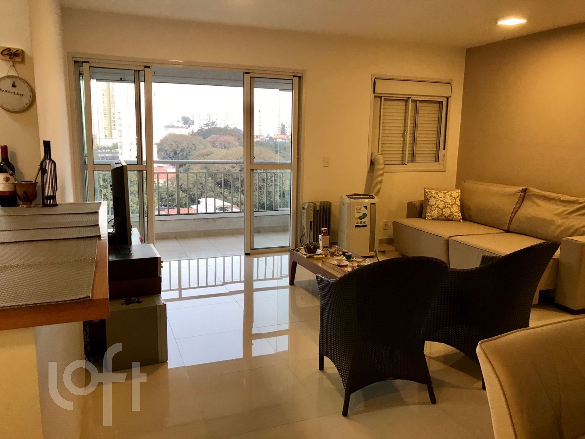 Apartamento à venda com 3 quartos, 75m² - Foto 1