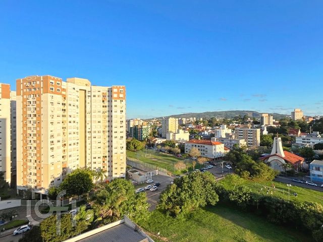 Apartamento com 74m², 3 dormitórios, 1 suíte, 2 vagas, Vila Ipiranga em Porto Alegre
