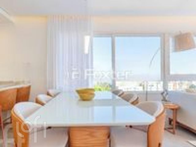 Apartamento com 112m², 3 dormitórios, 1 suíte, 2 vagas, Auxiliadora em Porto Alegre