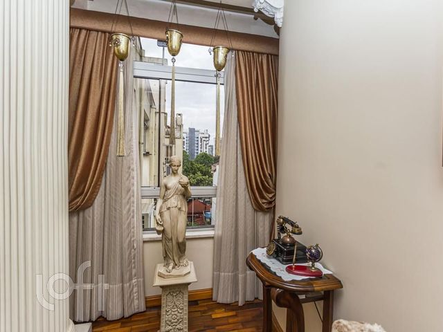 Apartamento com 116m², 3 dormitórios, 1 vaga, Floresta em Porto Alegre