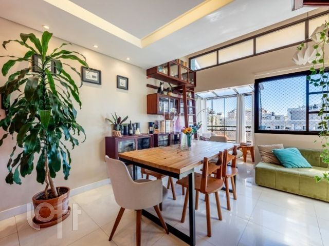 Apartamento com 105m², 2 dormitórios, 1 vaga, Independência em Porto Alegre