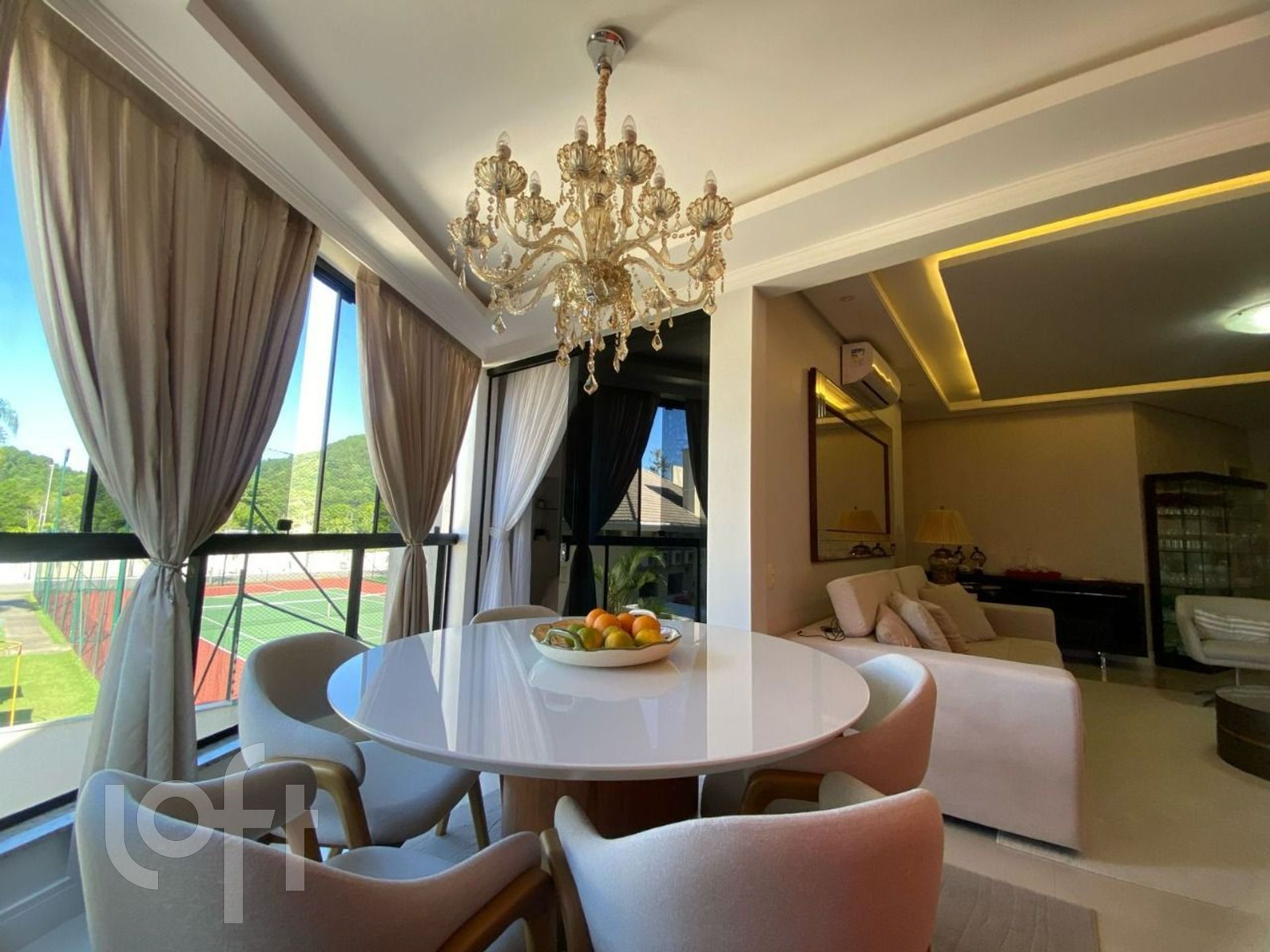 Apartamento em Jurere Internacional
