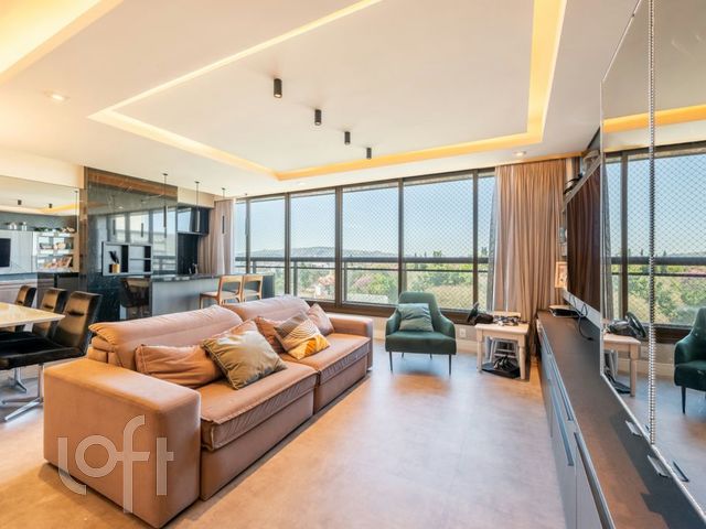 Apartamento com 130m², 4 dormitórios, 1 suíte, 2 vagas, Três Figueiras em Porto Alegre