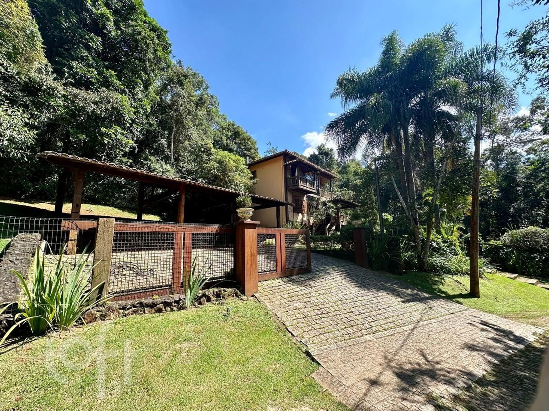 Casa de Condomínio à venda com 4 quartos, 300m² - Foto 33