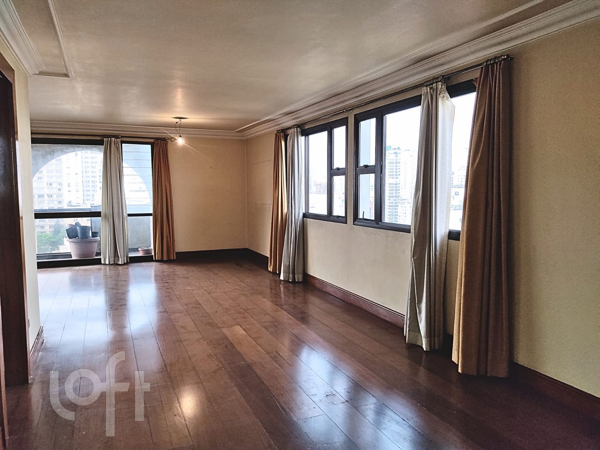 Apartamento à venda com 3 quartos, 155m² - Foto 4