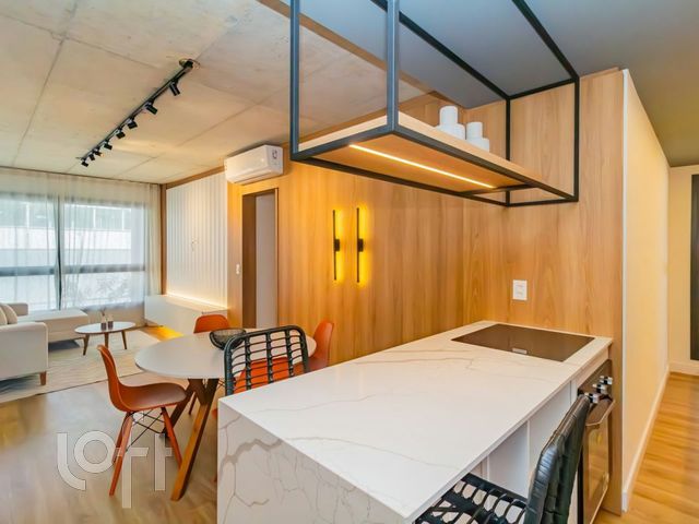 Apartamento com 67m², 2 dormitórios, 1 suíte, 1 vaga, Petrópolis em Porto Alegre