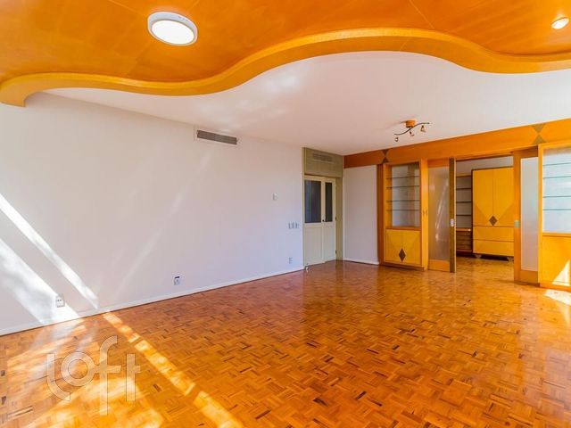 Apartamento com 194m², 3 dormitórios, 1 suíte, 1 vaga, Moinhos de Vento em Porto Alegre