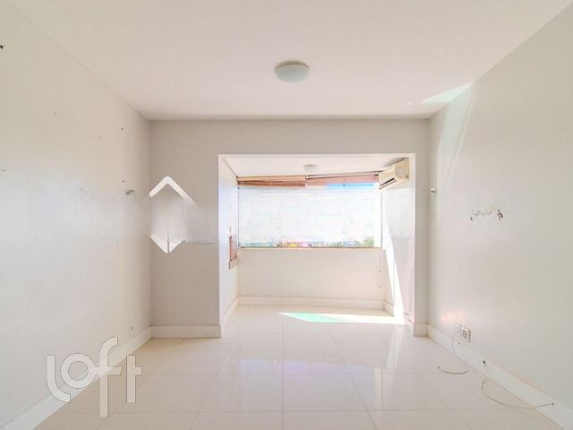 Apartamento com 77m², 2 dormitórios, 1 suíte, 1 vaga, Menino Deus em Porto Alegre