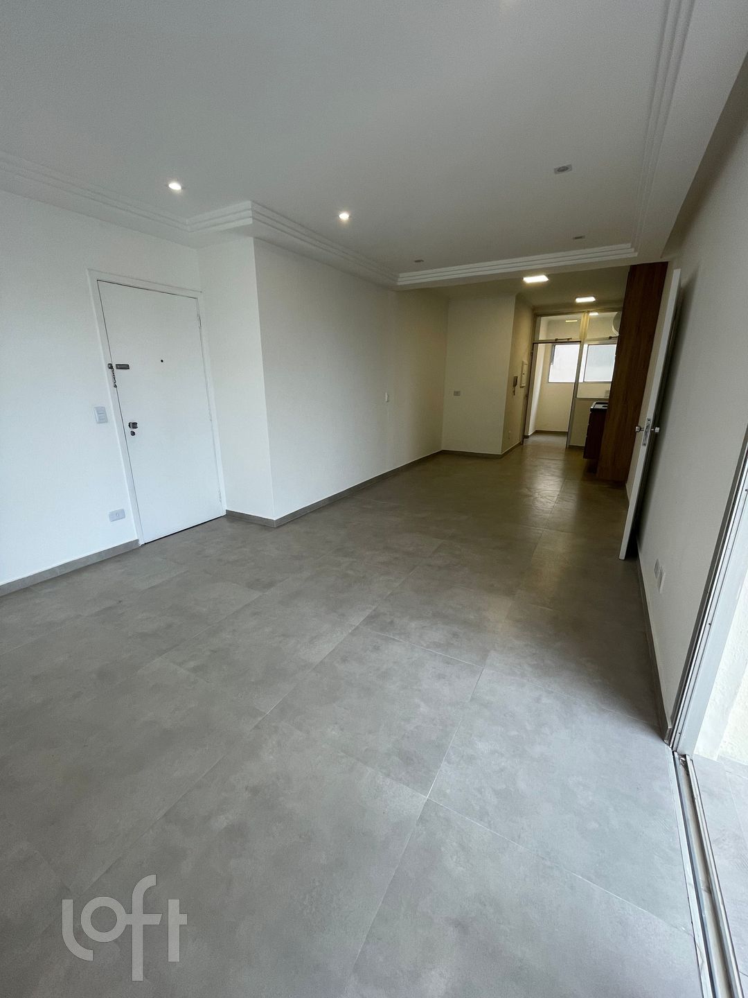 Apartamento à venda com 3 quartos, 93m² - Foto 2