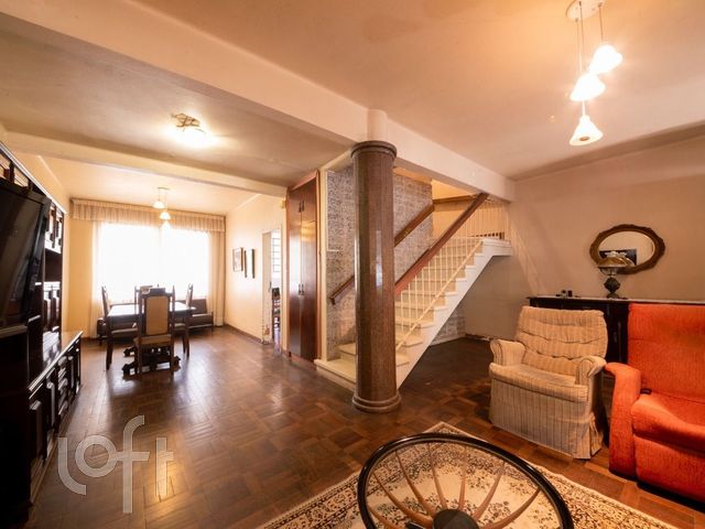 Casa com 156m², 3 dormitórios, 1 suíte, Petrópolis em Porto Alegre