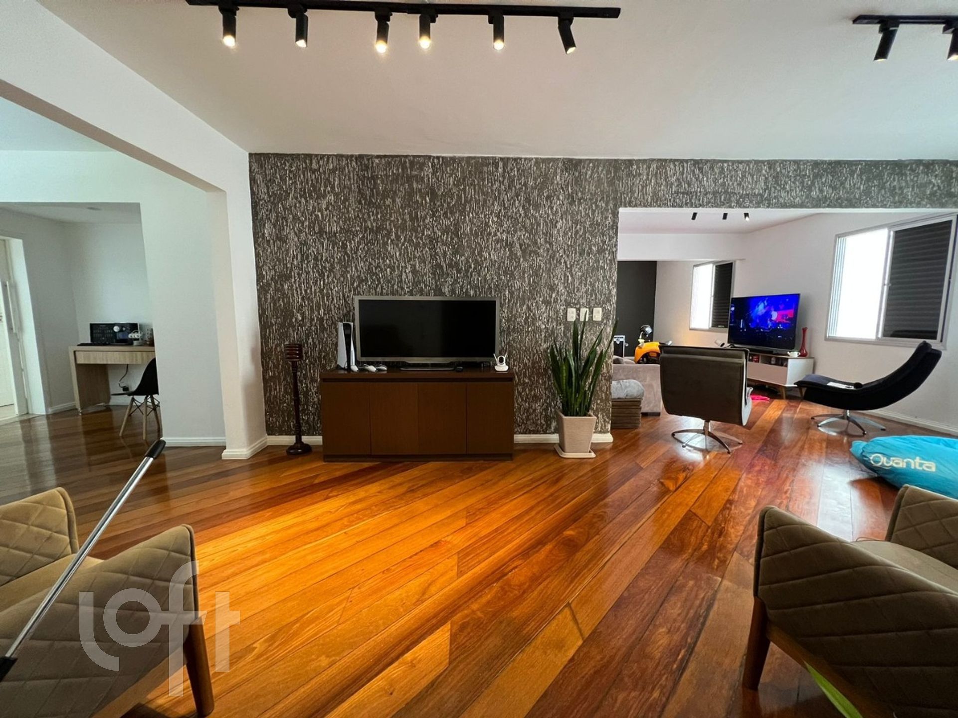 Apartamento à venda em Agronômica com 260 m², 4 quartos, 1 suíte, 2 vagas