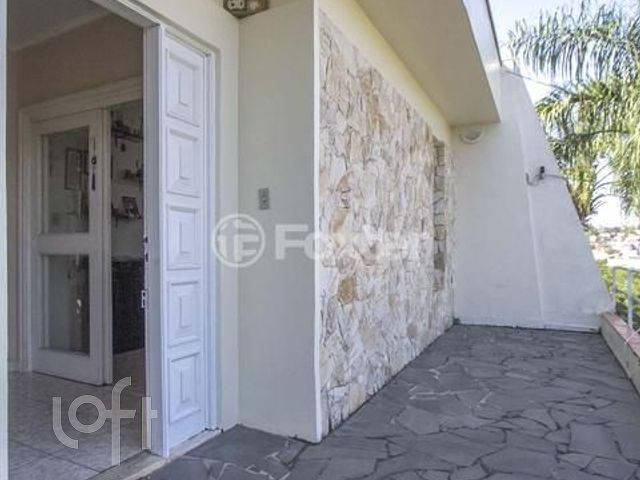 Casa com 254m², 4 dormitórios, 1 suíte, 4 vagas, Chácara das Pedras em Porto Alegre