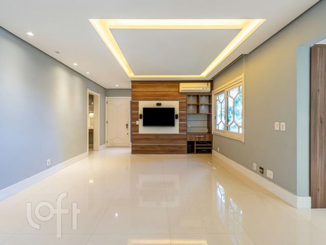 Apartamento com 107m², 3 dormitórios, 1 suíte, 2 vagas, São João em Porto Alegre