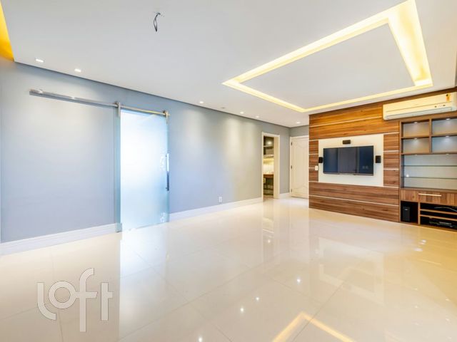 Apartamento com 107m², 3 dormitórios, 1 suíte, 2 vagas, São João em Porto Alegre