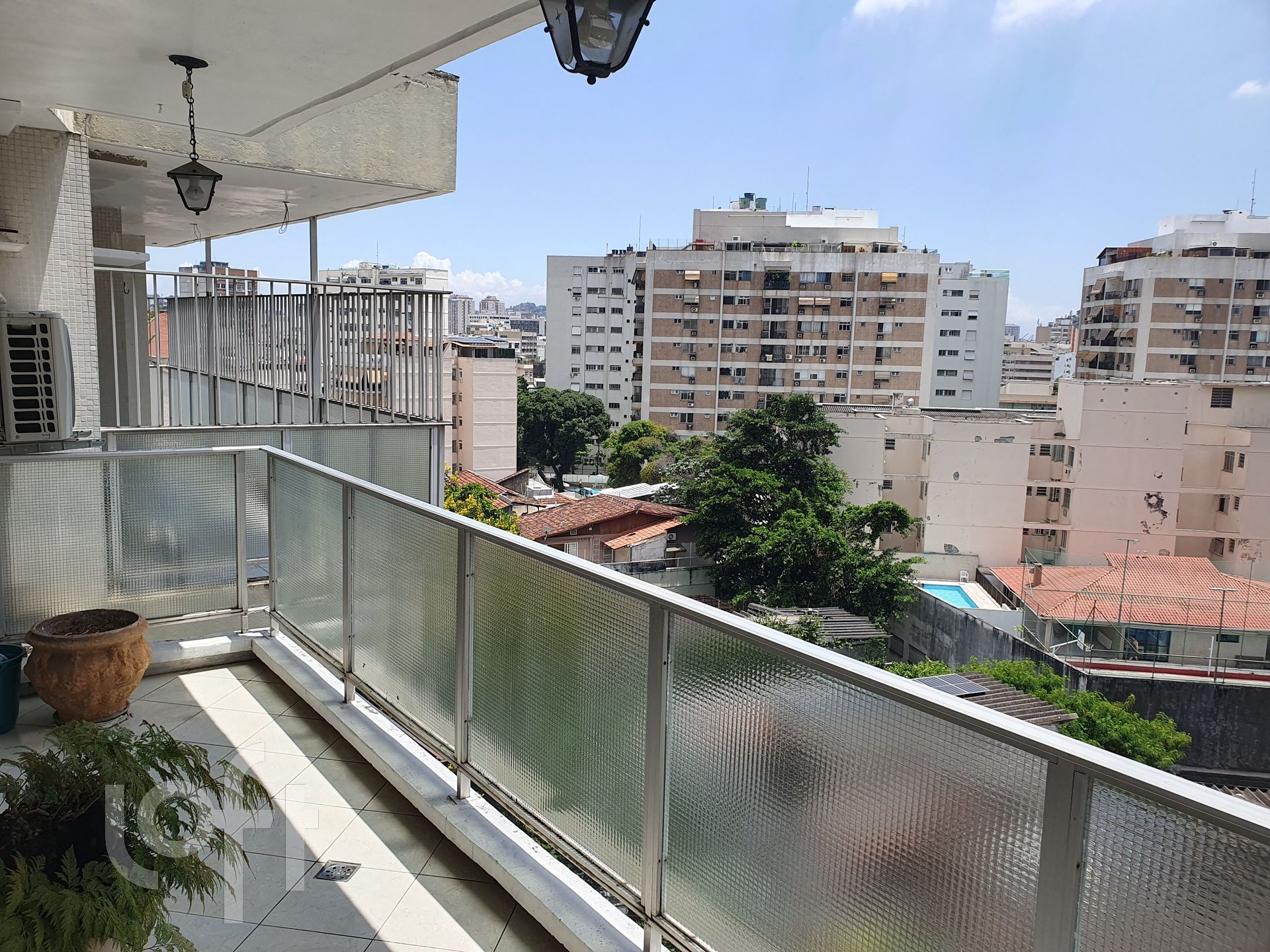 Apartamento à venda com 4 quartos, 157m² - Foto 4