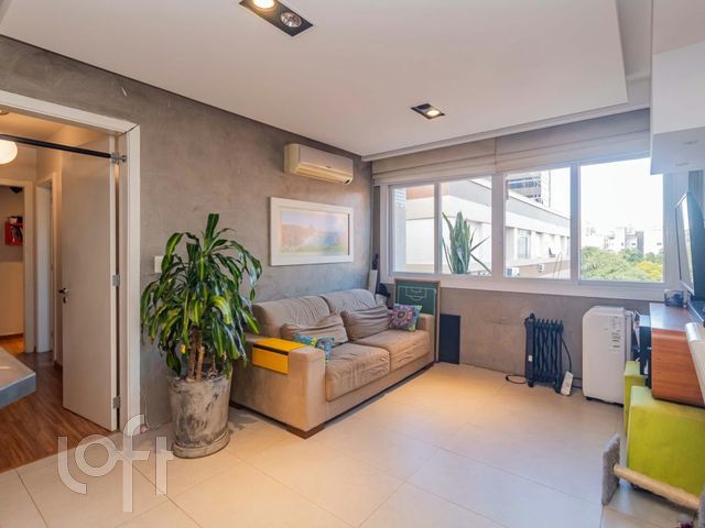 Apartamento com 70m², 2 dormitórios, 1 vaga, Auxiliadora em Porto Alegre