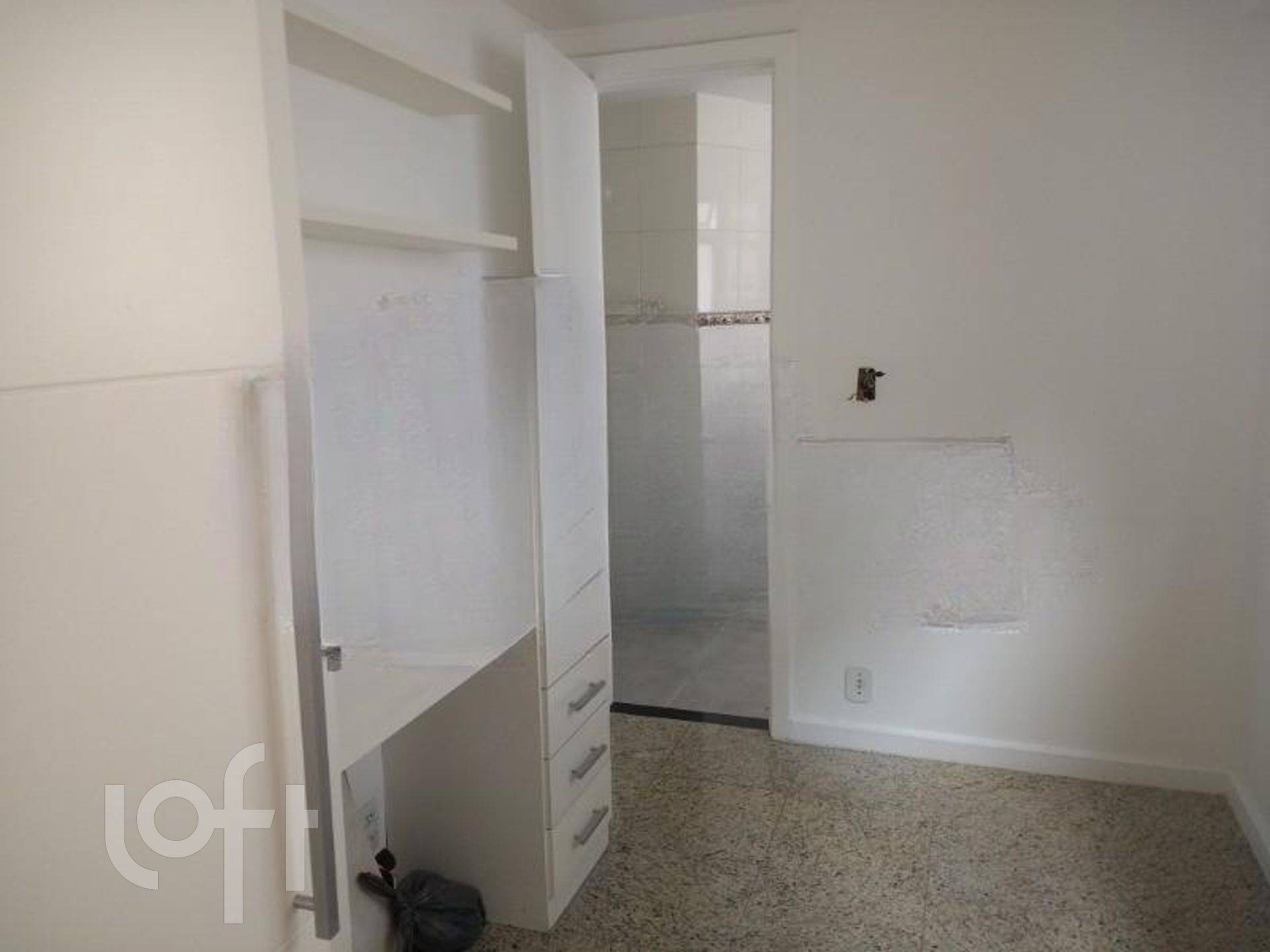 Apartamento à venda com 3 quartos, 105m² - Foto 3