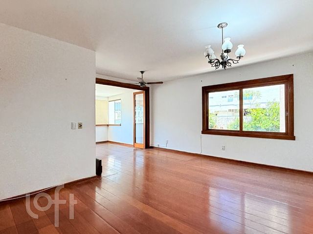 Apartamento com 120m², 3 dormitórios, 1 suíte, 2 vagas, Higienópolis em Porto Alegre