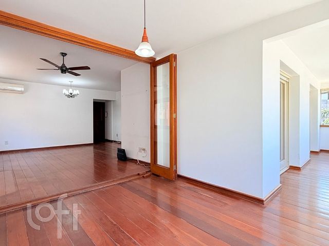 Apartamento com 120m², 3 dormitórios, 1 suíte, 2 vagas, Higienópolis em Porto Alegre