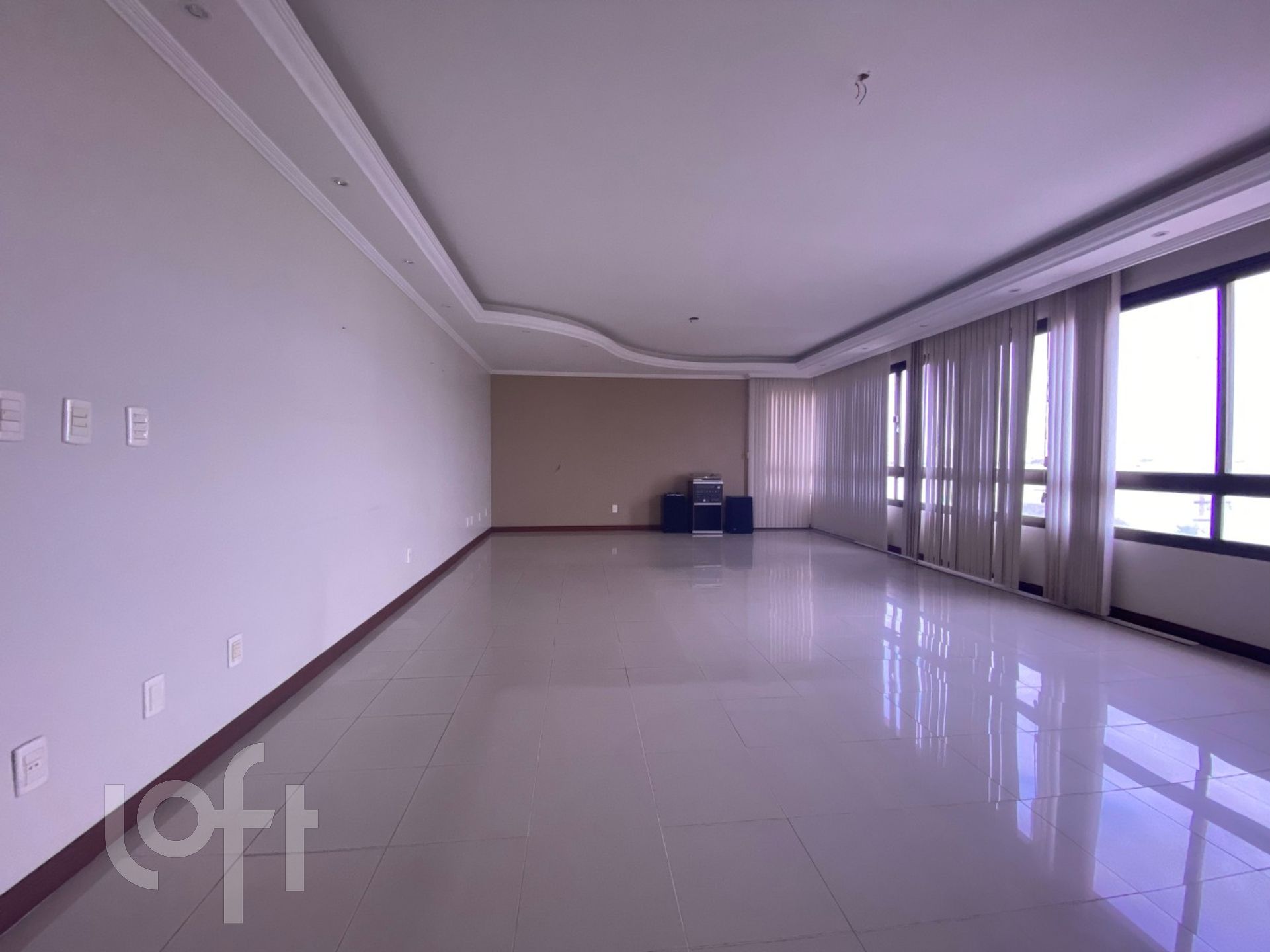 Apartamentos com 248m², 5 quartos, 3 suítes, 2 garagens, no bairro Agronômica em Florianópolis