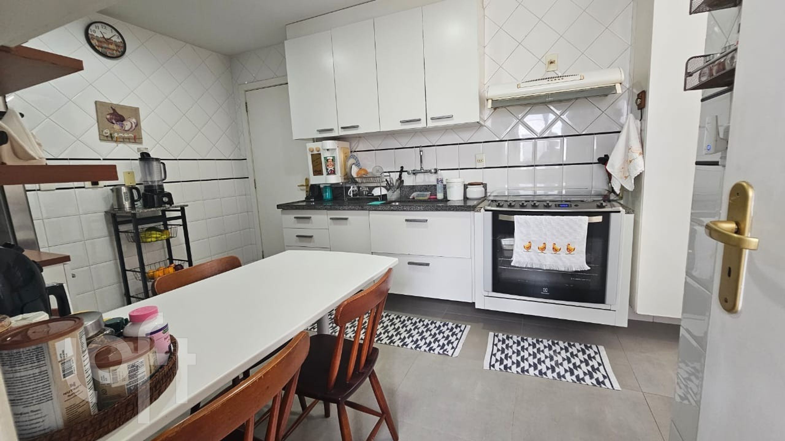 Apartamento à venda com 3 quartos, 180m² - Foto 13