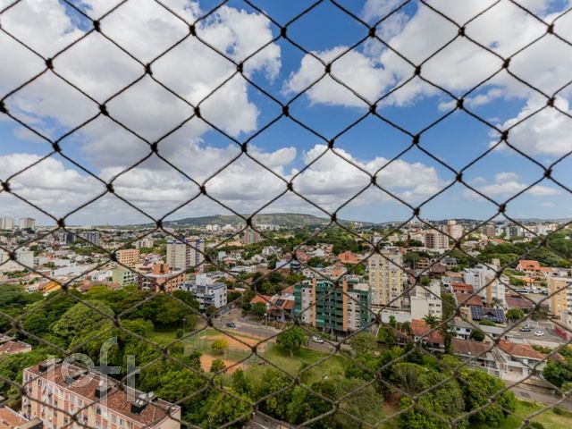 Apartamento com 68m², 3 dormitórios, 1 suíte, 2 vagas, Vila Ipiranga em Porto Alegre