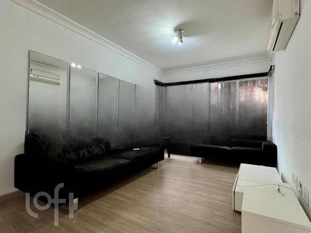 Apartamento com 79m², 2 dormitórios, 1 suíte, 2 vagas, Petrópolis em Porto Alegre