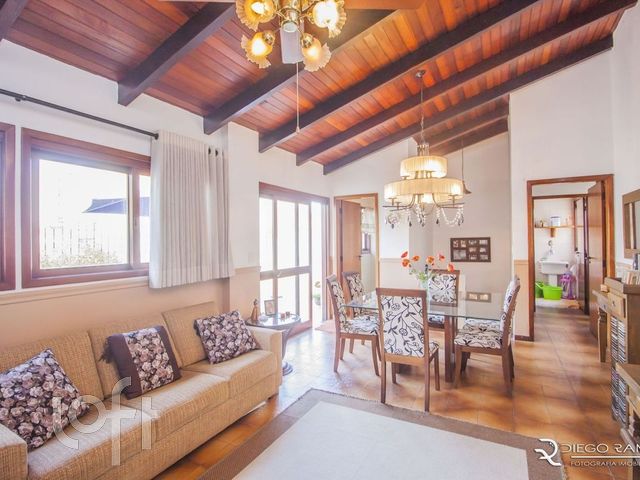 Apartamento com 223m², 3 dormitórios, 1 suíte, 2 vagas, Rio Branco em Porto Alegre