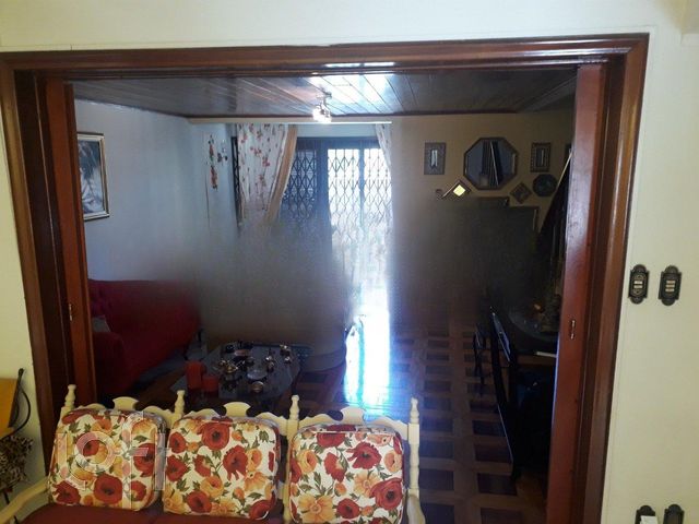 Casa com 265m², 3 dormitórios, 1 suíte, 3 vagas, Vila Ipiranga em Porto Alegre