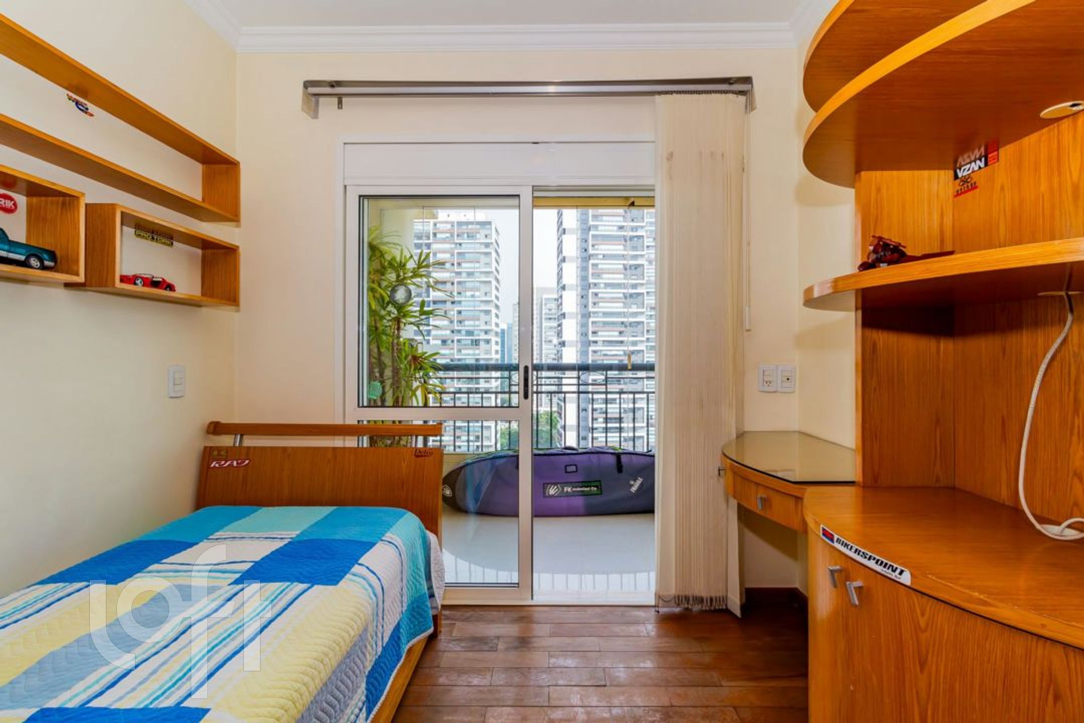 Apartamento à venda com 4 quartos, 200m² - Foto 13