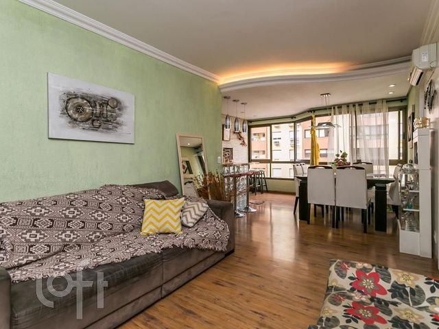 Apartamento com 89m², 3 dormitórios, 1 suíte, 2 vagas, Vila Ipiranga em Porto Alegre