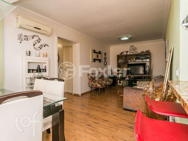 Apartamento com 89m², 3 dormitórios, 1 suíte, 2 vagas, Vila Ipiranga em Porto Alegre