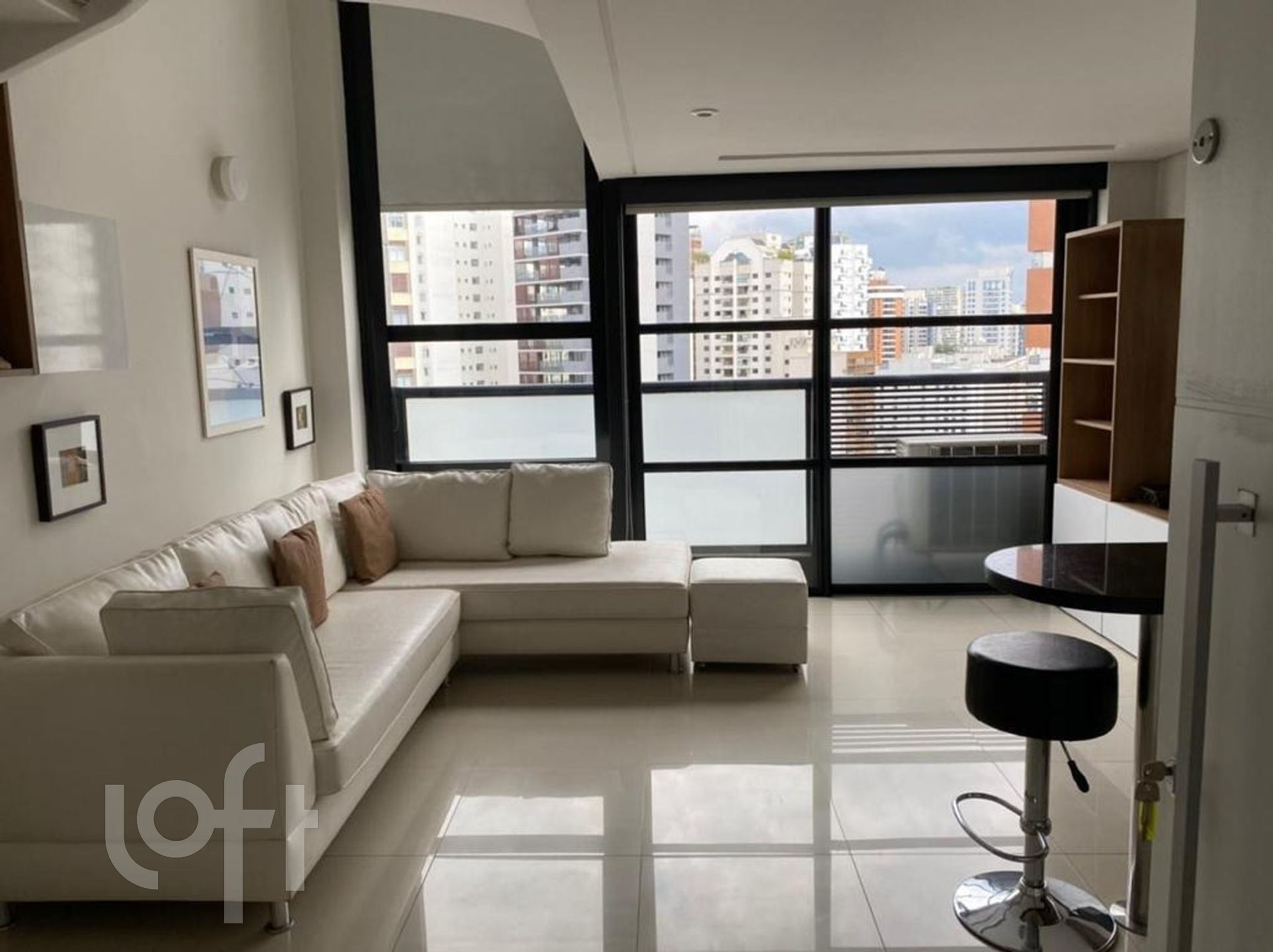 Apartamento à venda com 1 quarto, 50m² - Foto 3