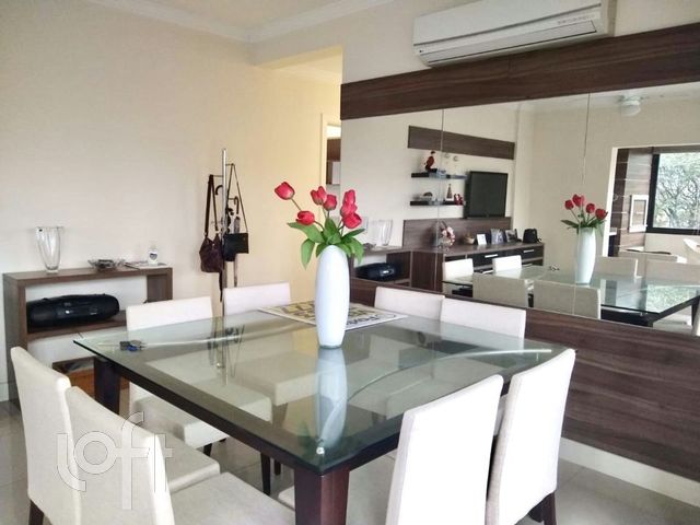 Apartamento com 120m², 3 dormitórios, 1 suíte, 2 vagas, Santana em Porto Alegre